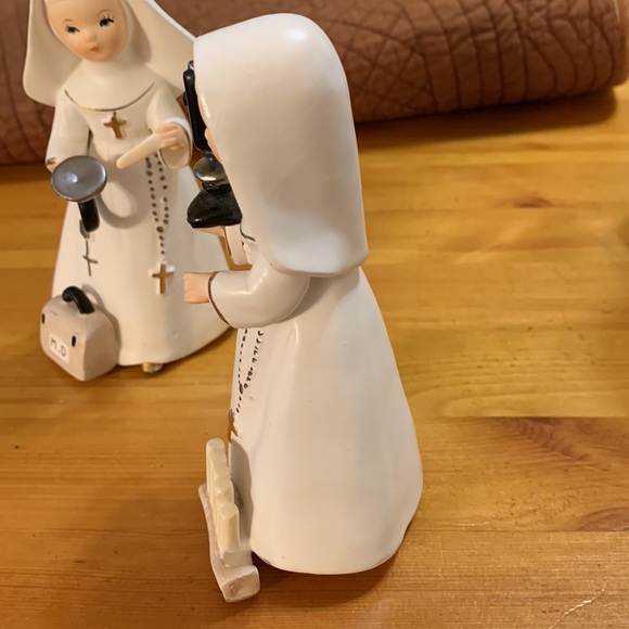 Vintage Nun Doctors, 1962, (set of 2) - Picture 7 of 11